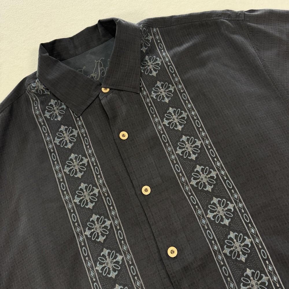 Tommy Bahama Men's XL Black Geometric 100% Silk Short Sleeve Button Up Shirt